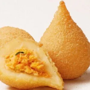 Imagem ilustrativa do salgadinho coxinha de frango
